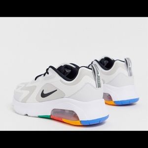 Nike Air Max 200 sneakers in gray